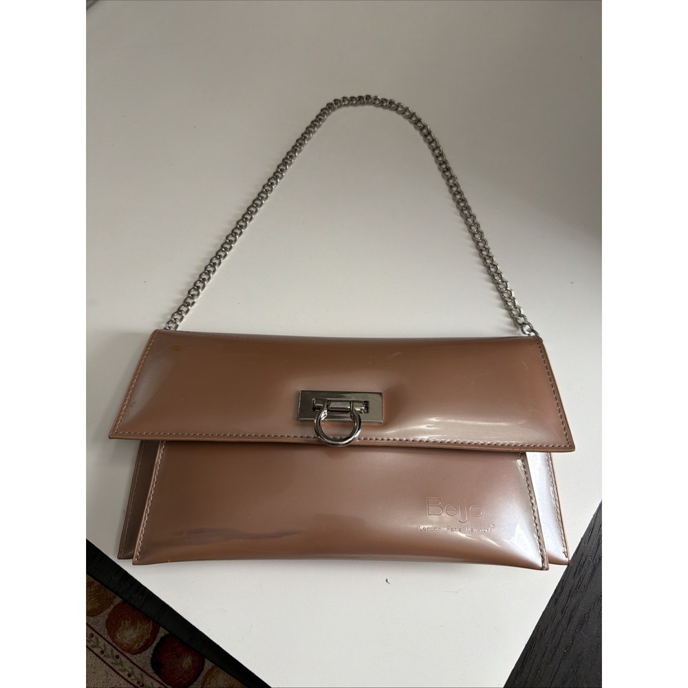 Beijo Y2K Pearlescent Tan Clutch Shoulder Bag Chain Strap Vintage.      5248